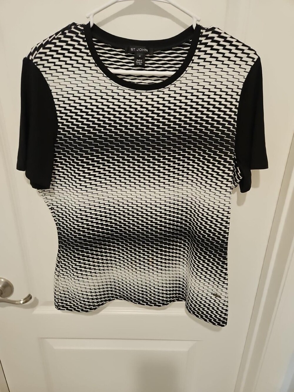 St. John Black White Geometric Optical Print Short Sleeve Top Size M